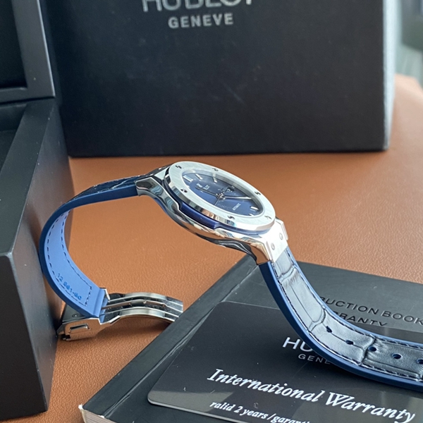 ウブロコピー時計背面デザイン